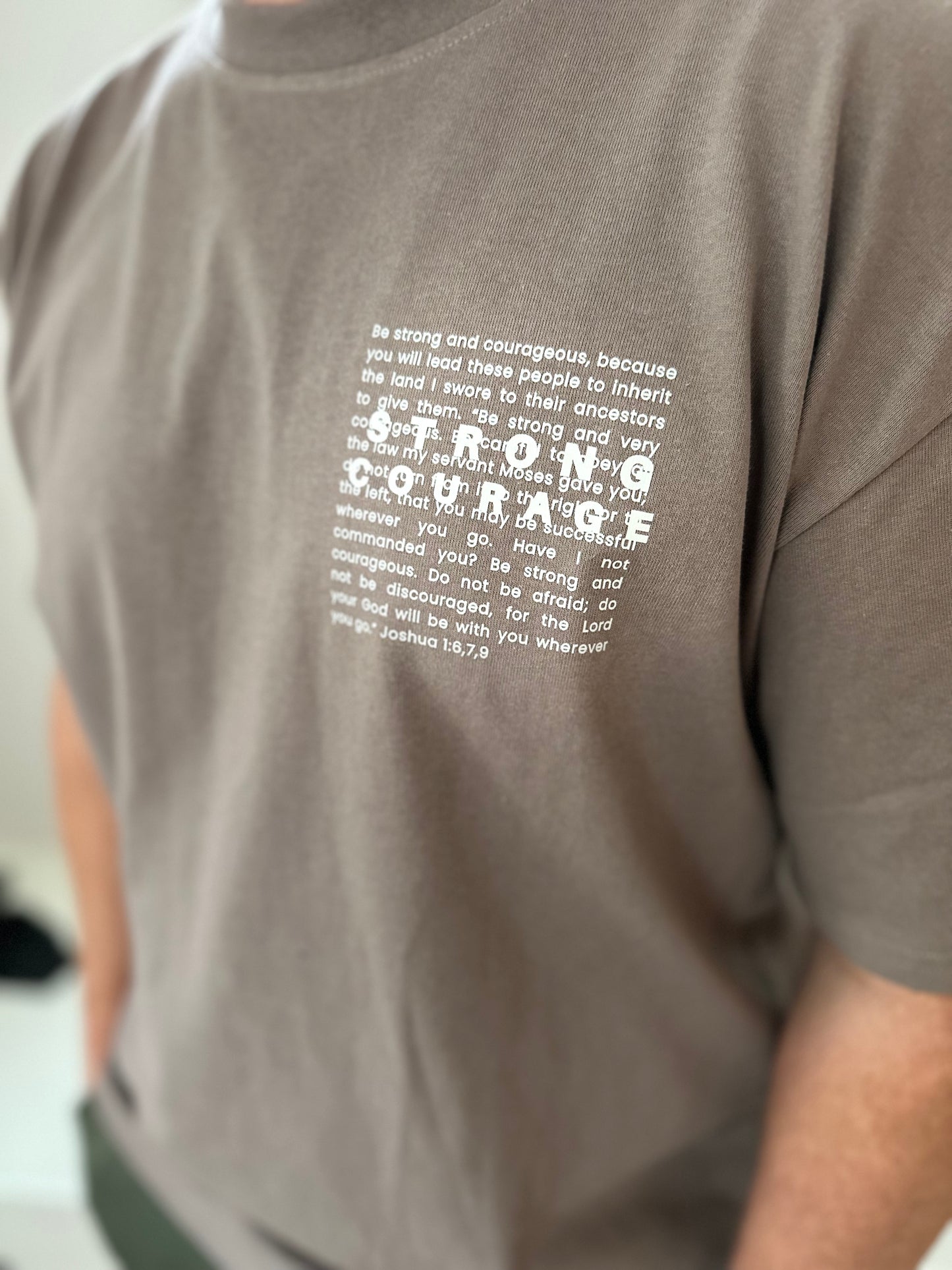 STRONG COURAGE | Oversized Tee